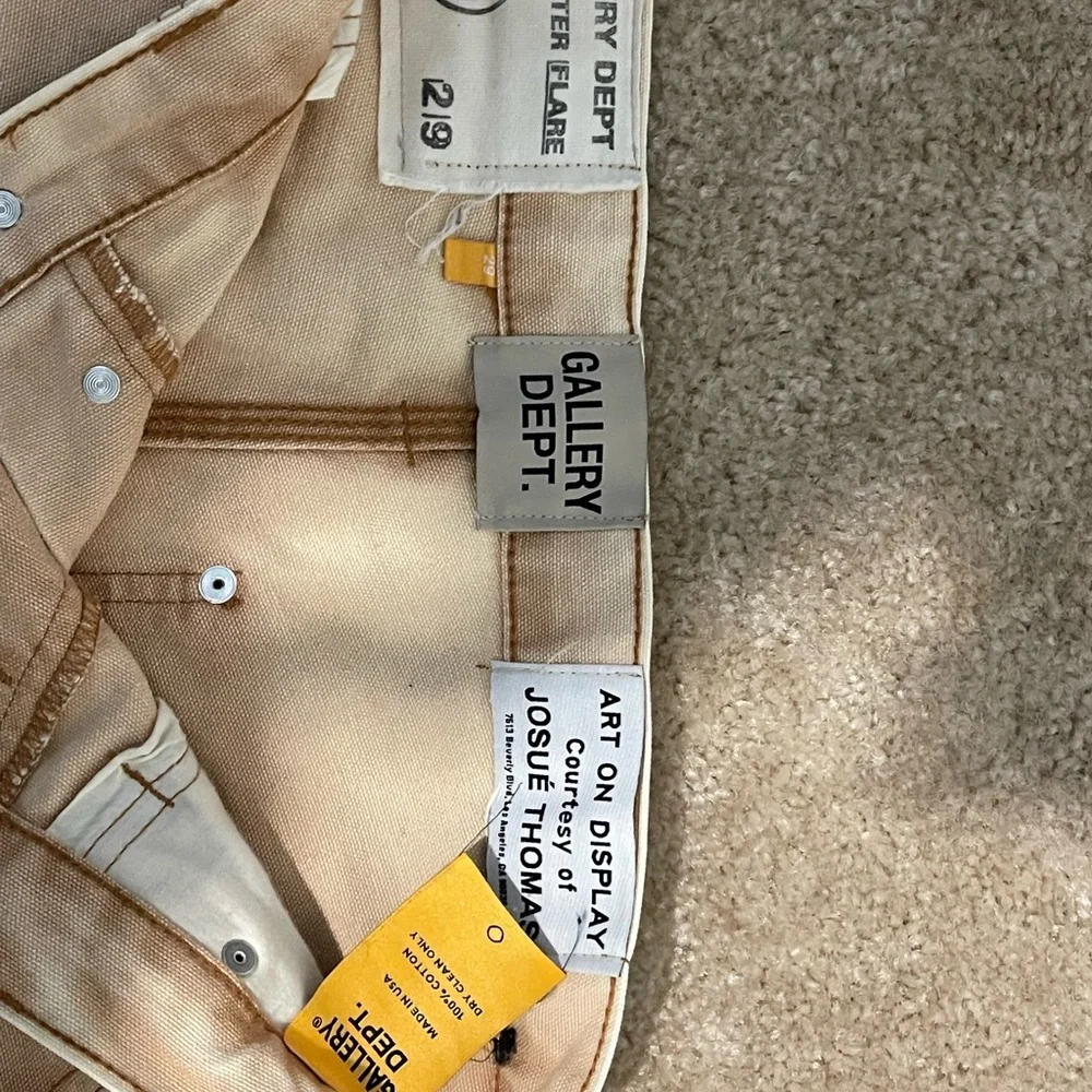 Gallery depth - Picture 1 of 3